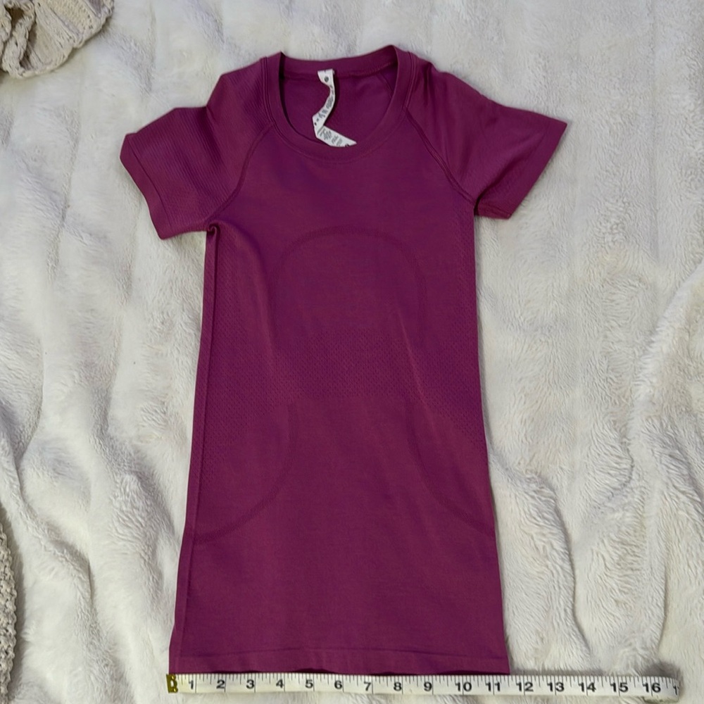 Lululemon Swiftly Tech Magenta size 0